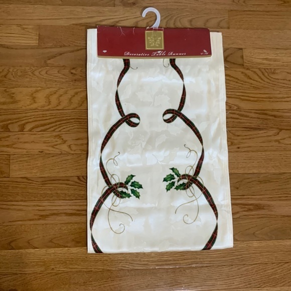 Lenox holiday table runner 108” - Picture 1 of 6